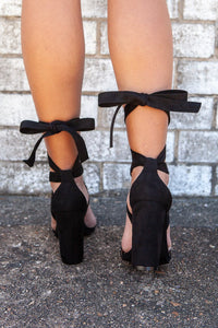 "That's A Wrap" Lace Up Heels (Black)