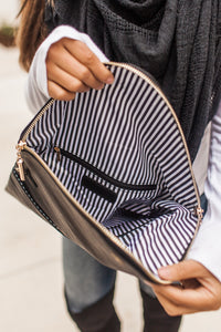 Davina Envelope Clutch (Black)