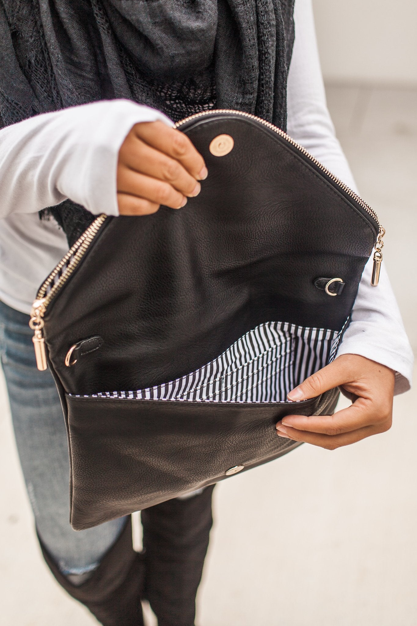 Davina Envelope Clutch (Black)