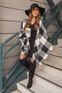 "Buffalo Plaid Party" Tassel Poncho (White)